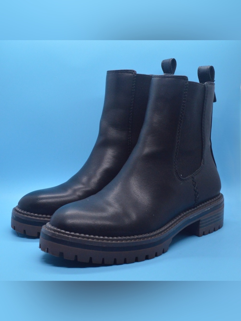 Crown Vintage Gilian Black Chelsea Lug Boots 6 Medium with Box